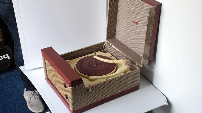 lich-su-vinyl-turntable
