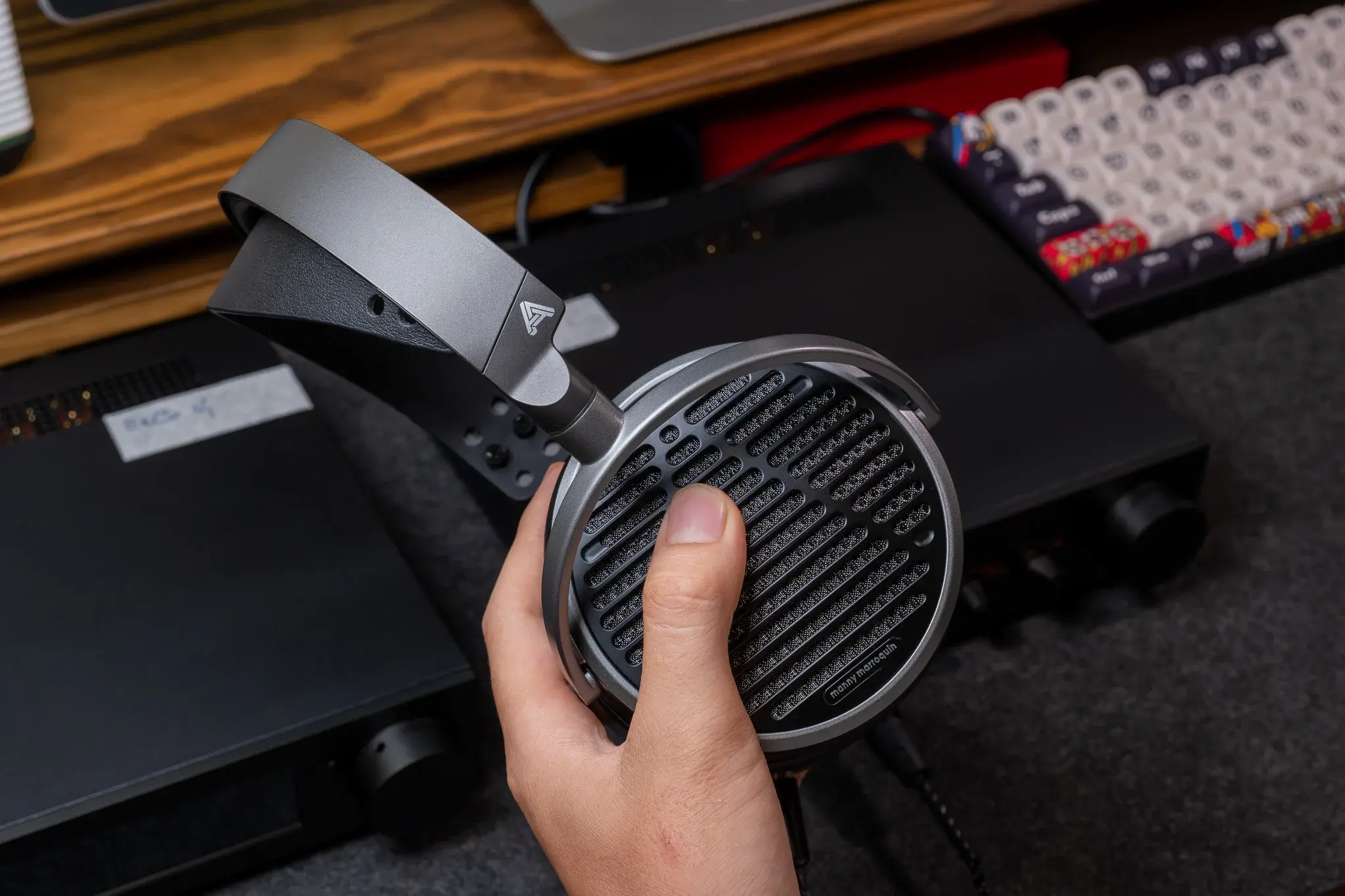tinhte-ferrum-erco-2-audeze-mm-1001.jpg