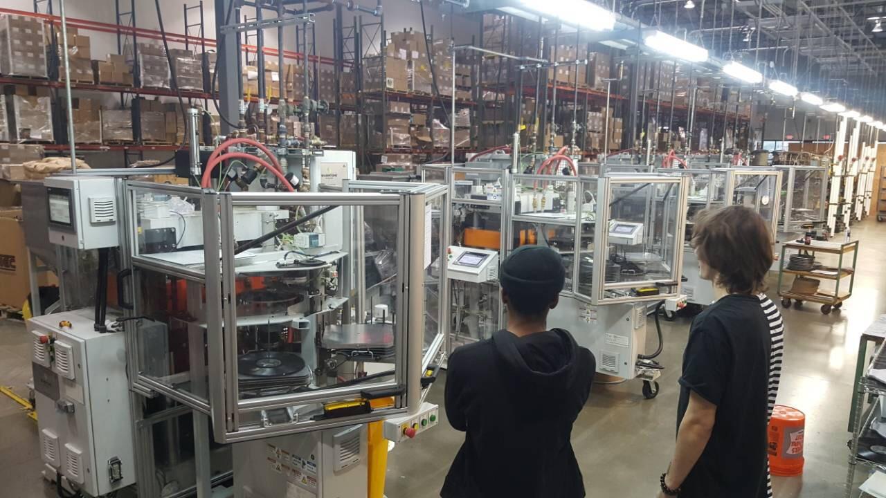 Đang tải tinhte_viryl_vinyl_production (2).jpg…