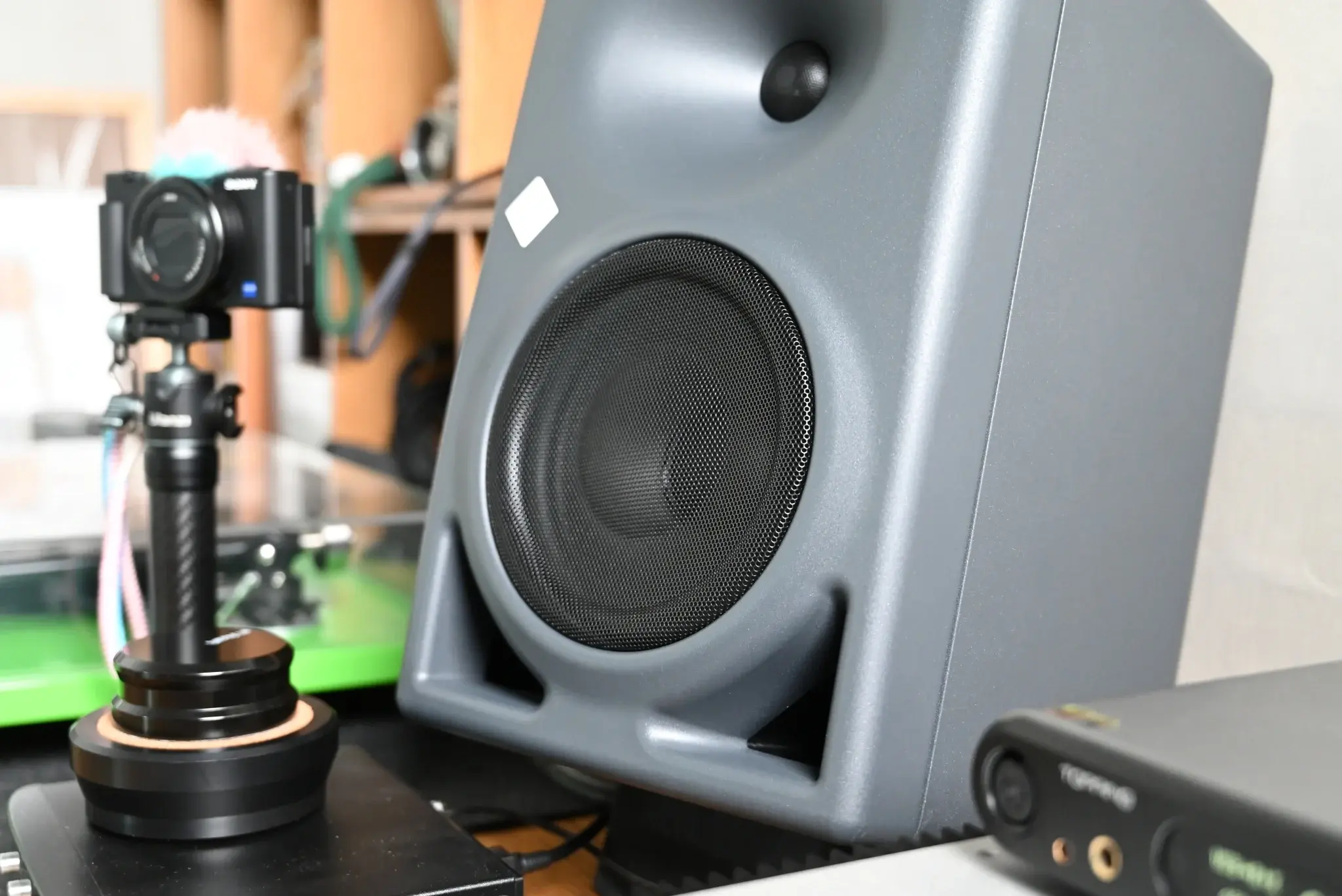 tinhte-neumann-kh-150-schiit-ragnarok-2-topping-d90-III-Sabre (6).JPG