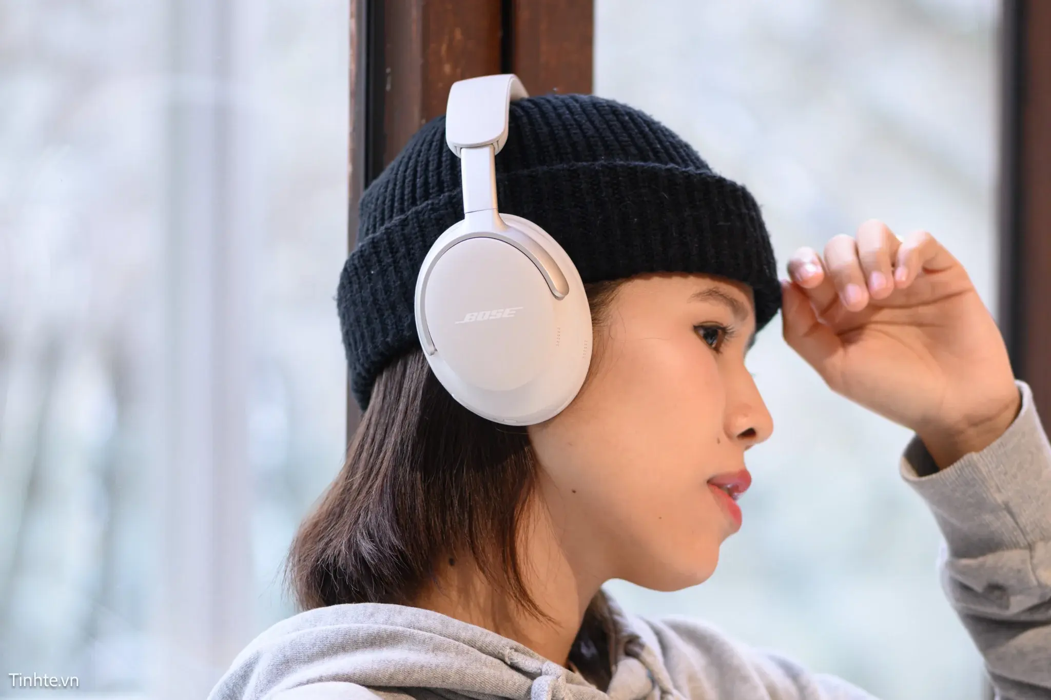 tinhte-bose-quiet-comfort-ultra-headphones-tai-nghe-chong-on5.jpg