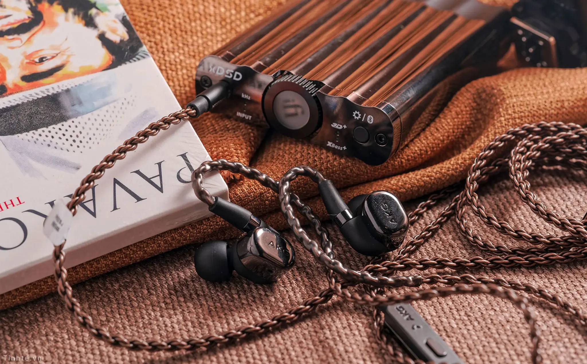 Đang tải cover_tinhte_unboxing_akg_n5005_cover.jpg…