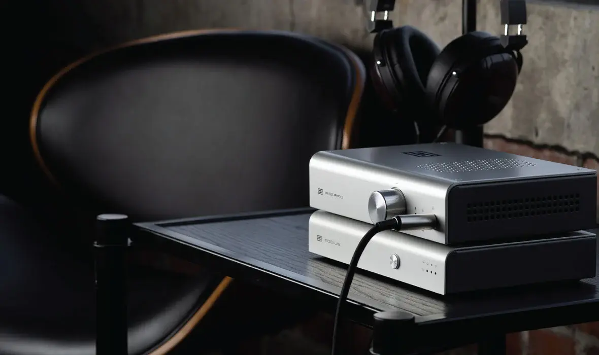Headphone-Zone-Schiit-modius-E