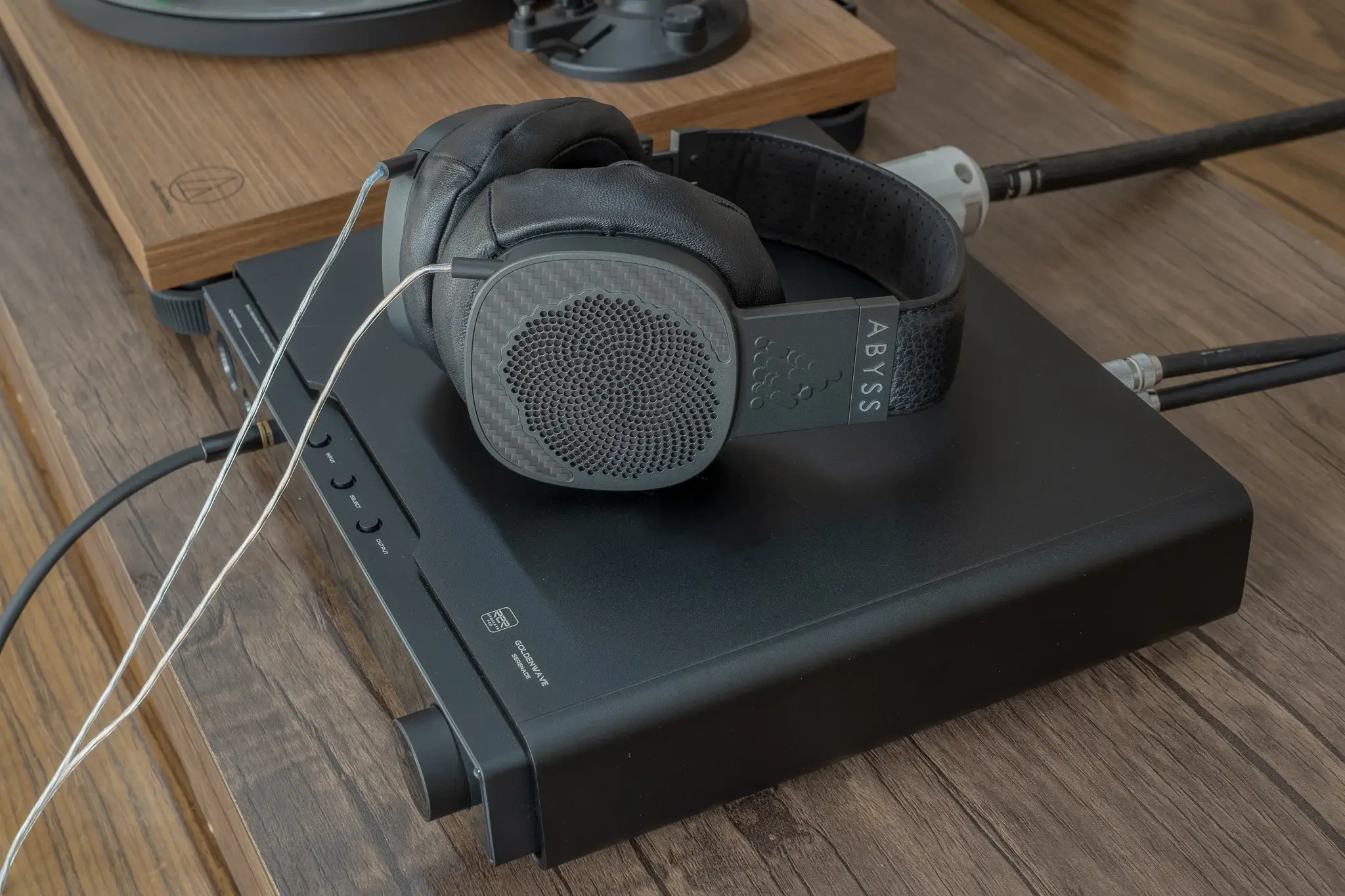 tinhte-hifiman-serenade-topping-dx9-dac-amplifier-headphones5.jpg