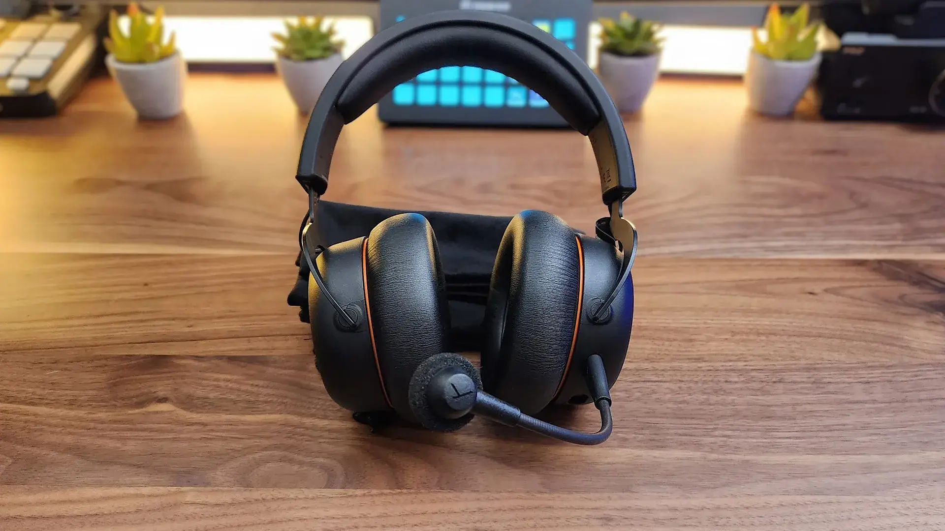 Beyerdynamic MMX 200 Wireless gaming headset review: Leveled-up sound with some trade-offs | Popular Science