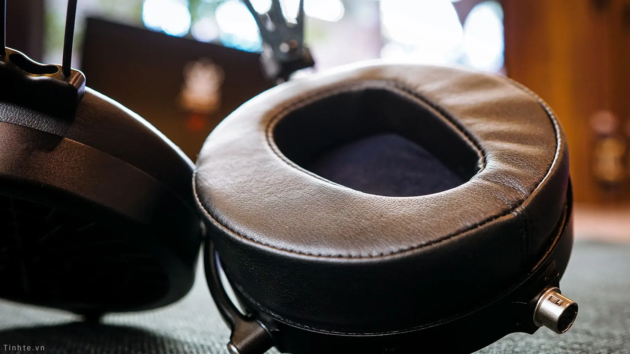 Đang tải tinhte_mrspeakers_ether_2 (5).jpg…