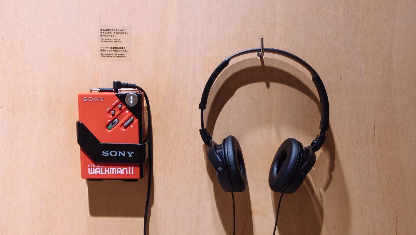Đang tải tinhte-sony-walkman-in-the-park-4.JPG…