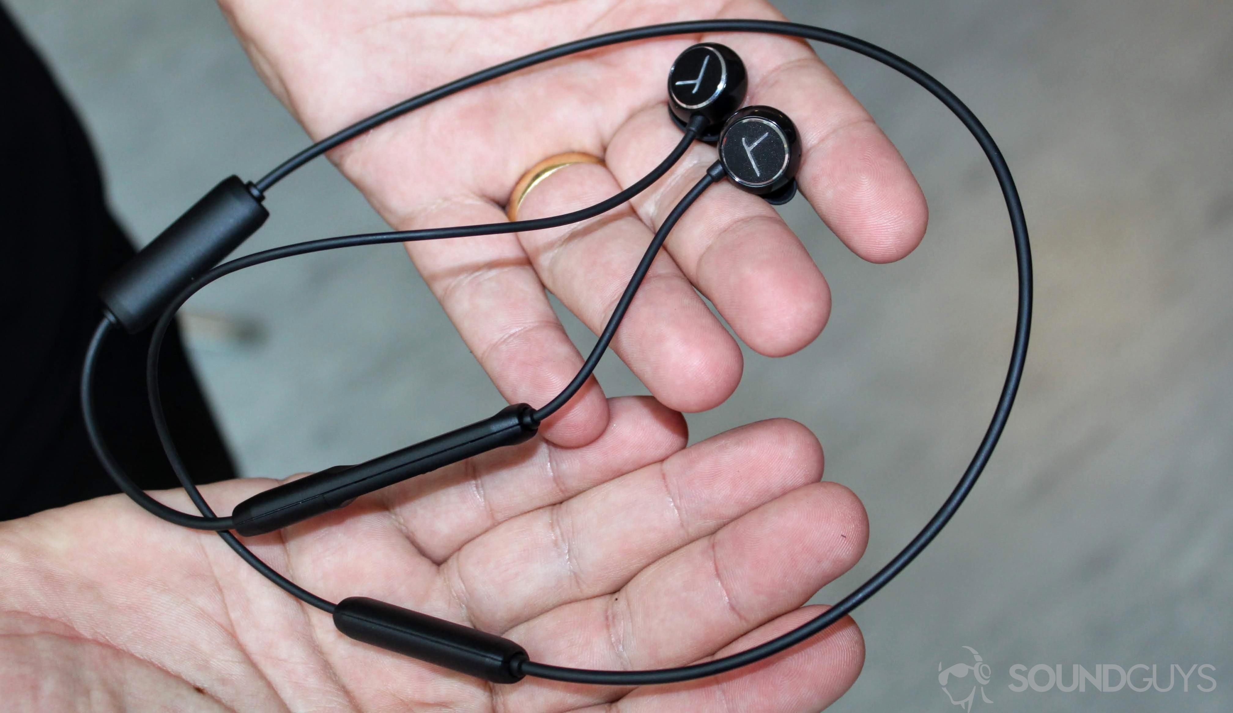 Đang tải beyerdynamic-blue-byrd.jpg…