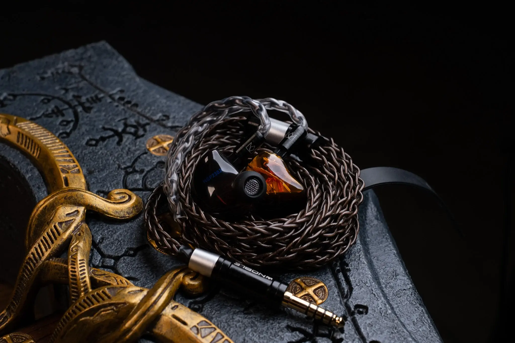 tinhte-noble-audio-spartacus-in-ear-monitors (18).jpg