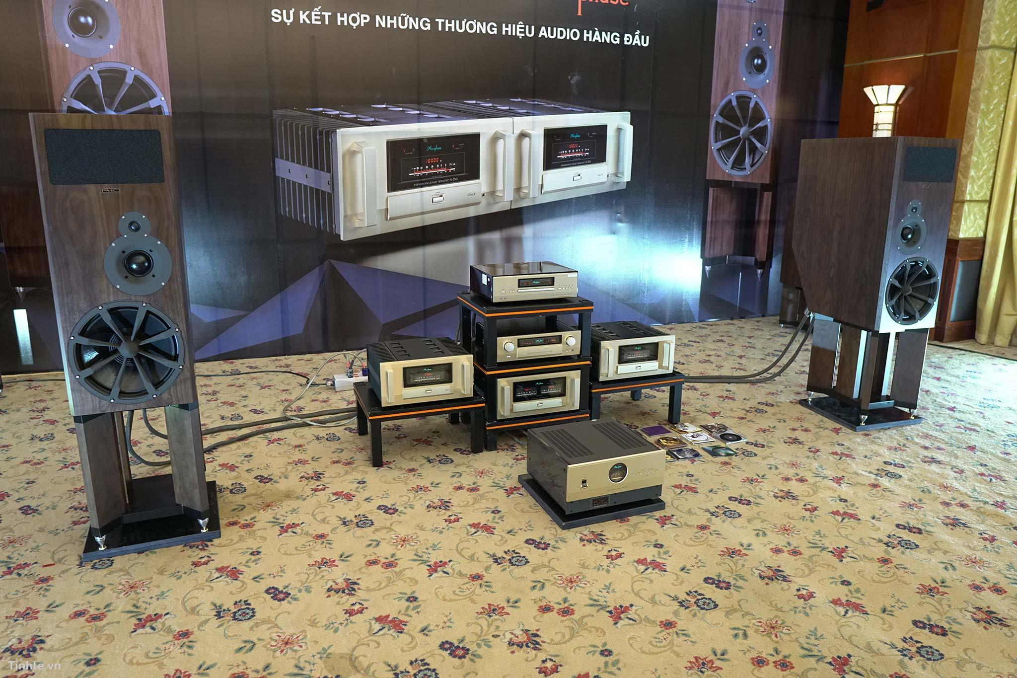 Đang tải high-end-show-2018-day-2-2.jpg…