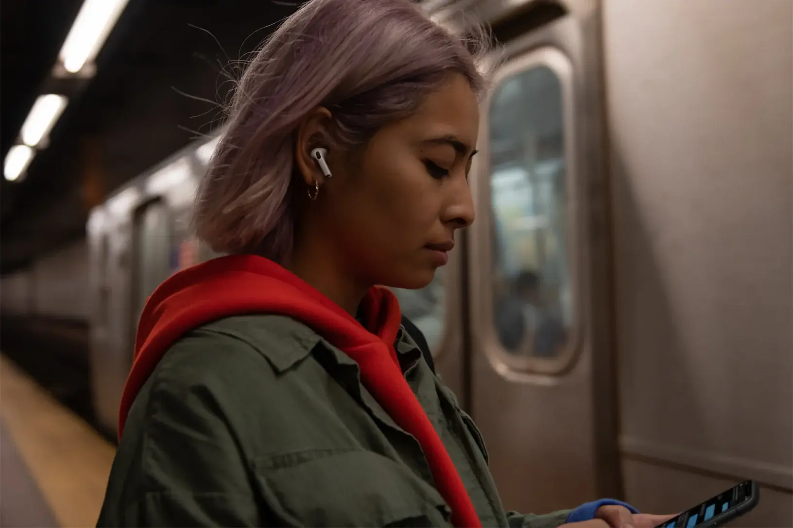 Đang tải Apple_AirPods-Pro_Lifestyle_102819_big.jpg.large_2x.jpg…