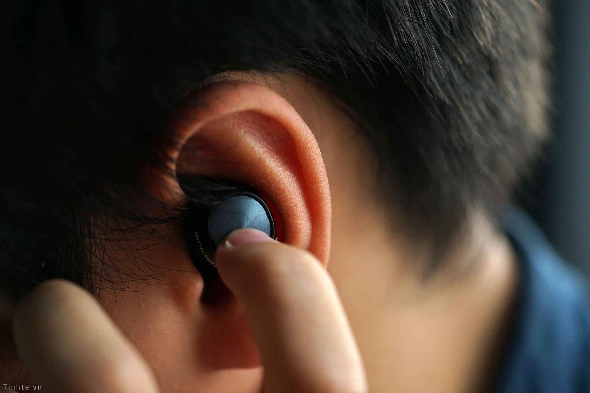 Đang tải tinhte_noble_falcon_true_wireless (7).jpg…