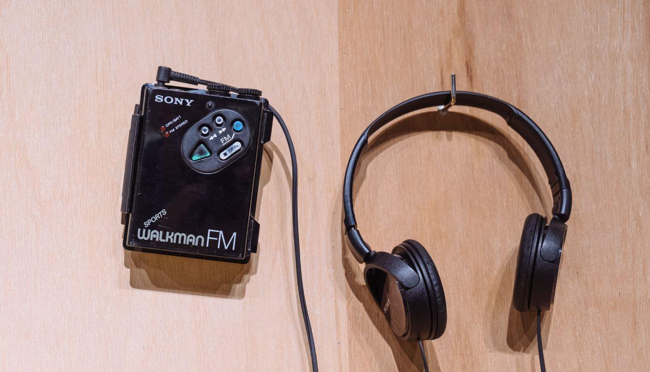 Đang tải tinhte-sony-walkman-in-the-park-7.JPG…