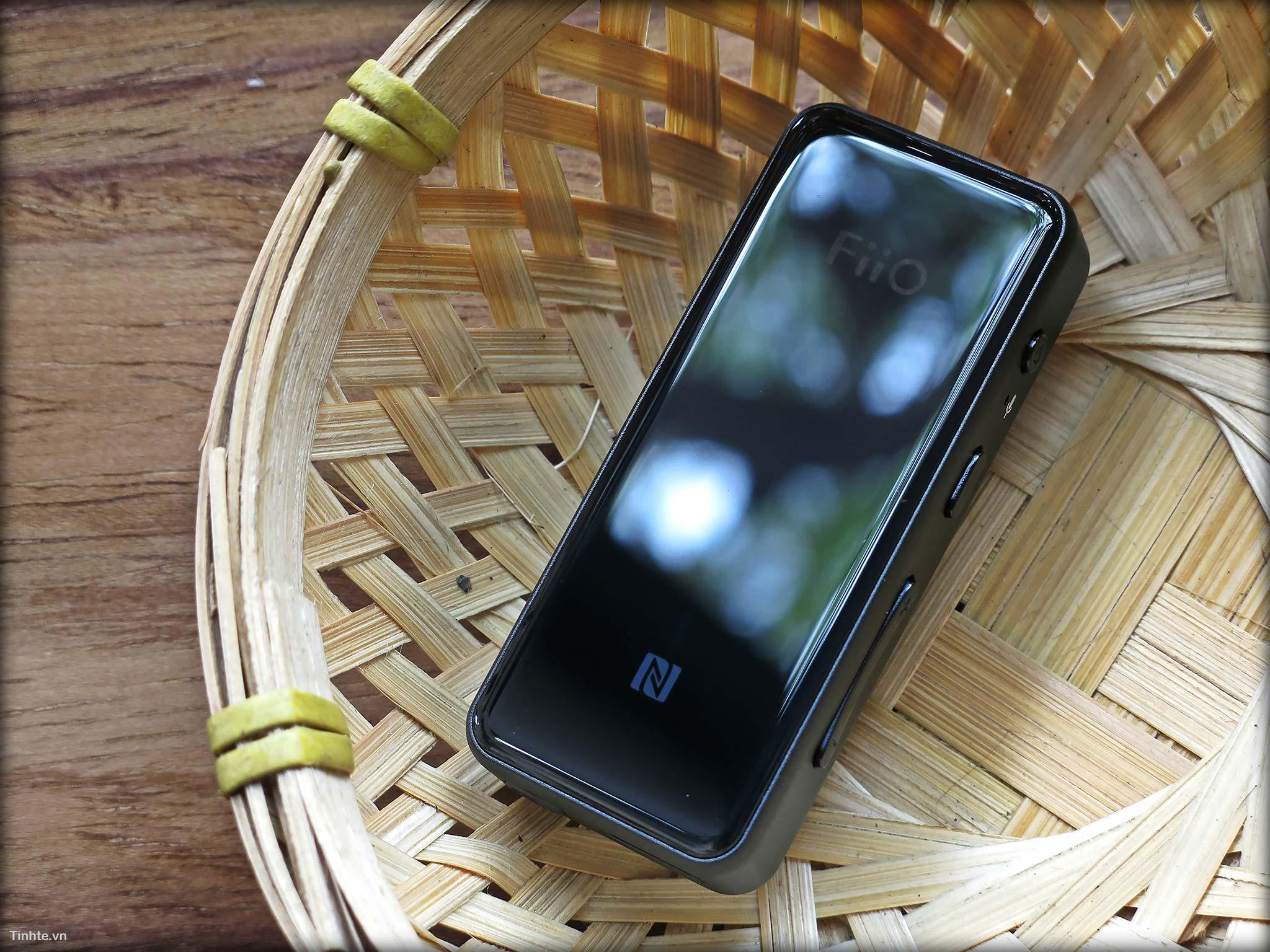 Đang tải tinhte_fiio_btr3 (2).jpg…